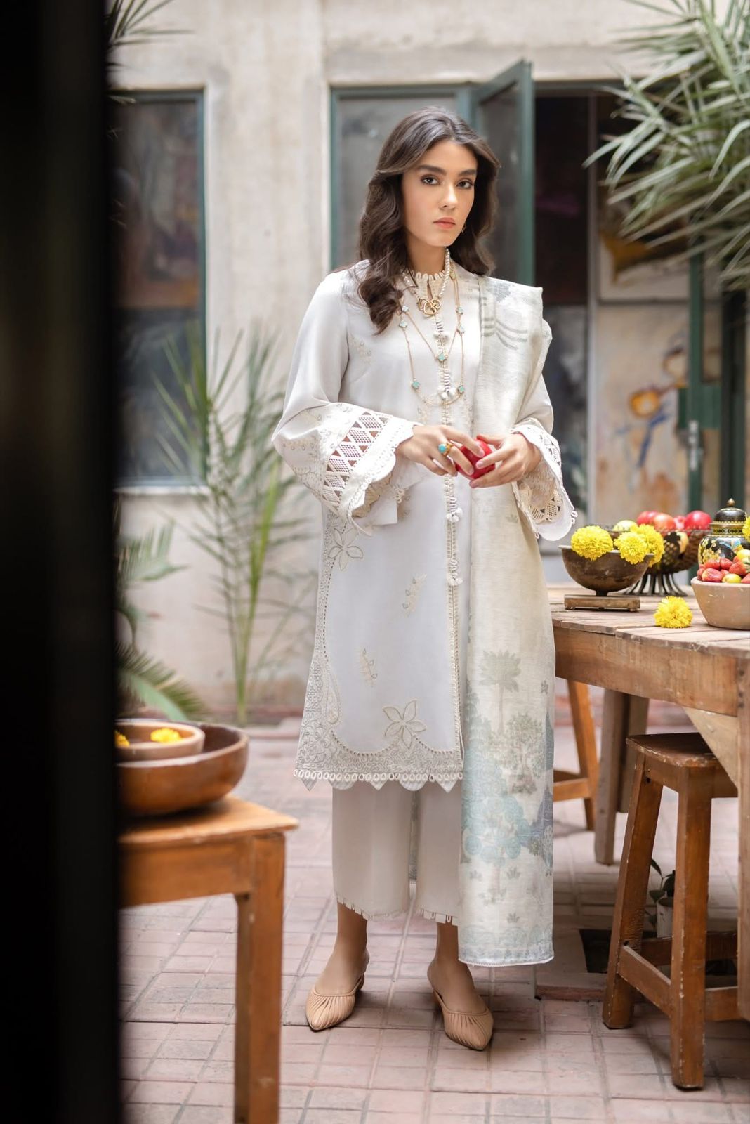 Suffuse Off-White 3pcs Embroidered Suit