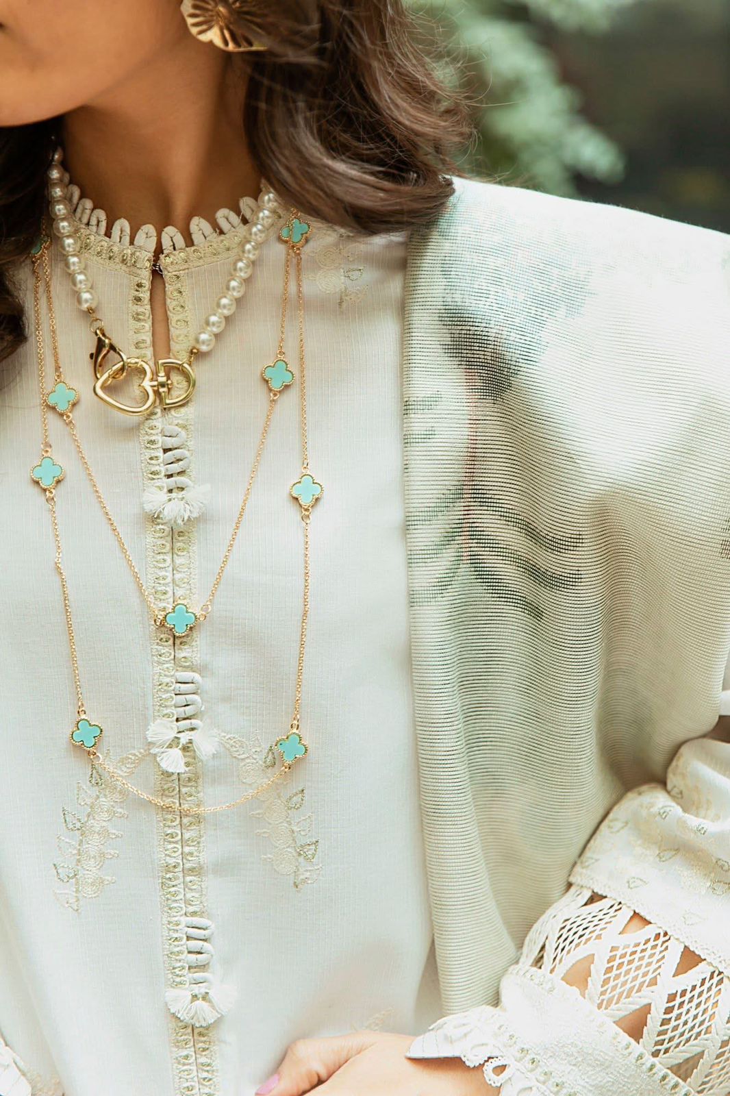Suffuse Off-White 3pcs Embroidered Suit